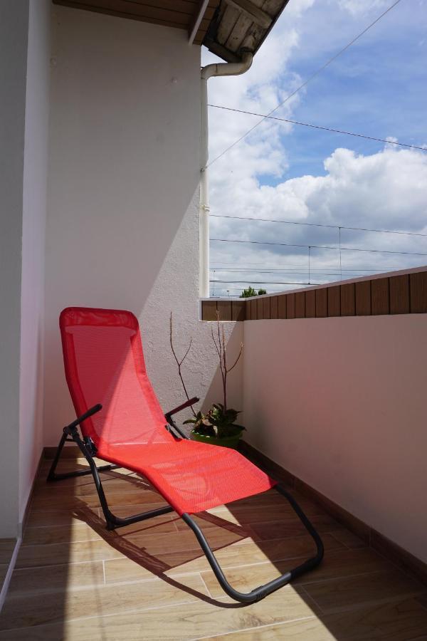 Appart Chic & Moderne Avec Balcon La Roche-sur-Yon Exteriör bild