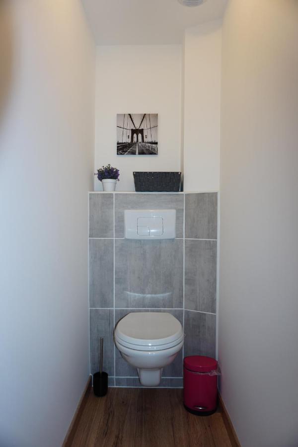 Appart Chic & Moderne Avec Balcon La Roche-sur-Yon Exteriör bild